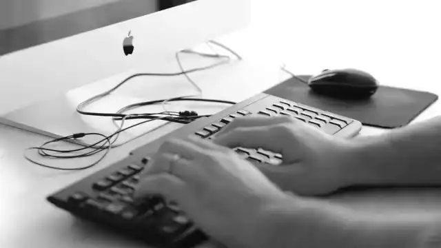 AI Fixes Its Own Memory Problems Efficiently