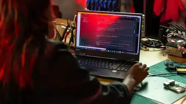 AI Agents Struggle to Simplify Complex Code